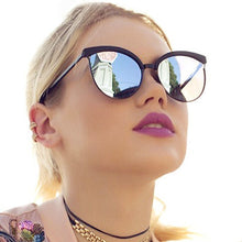 Load image into Gallery viewer, Vintage Cat Eye Sunglasses